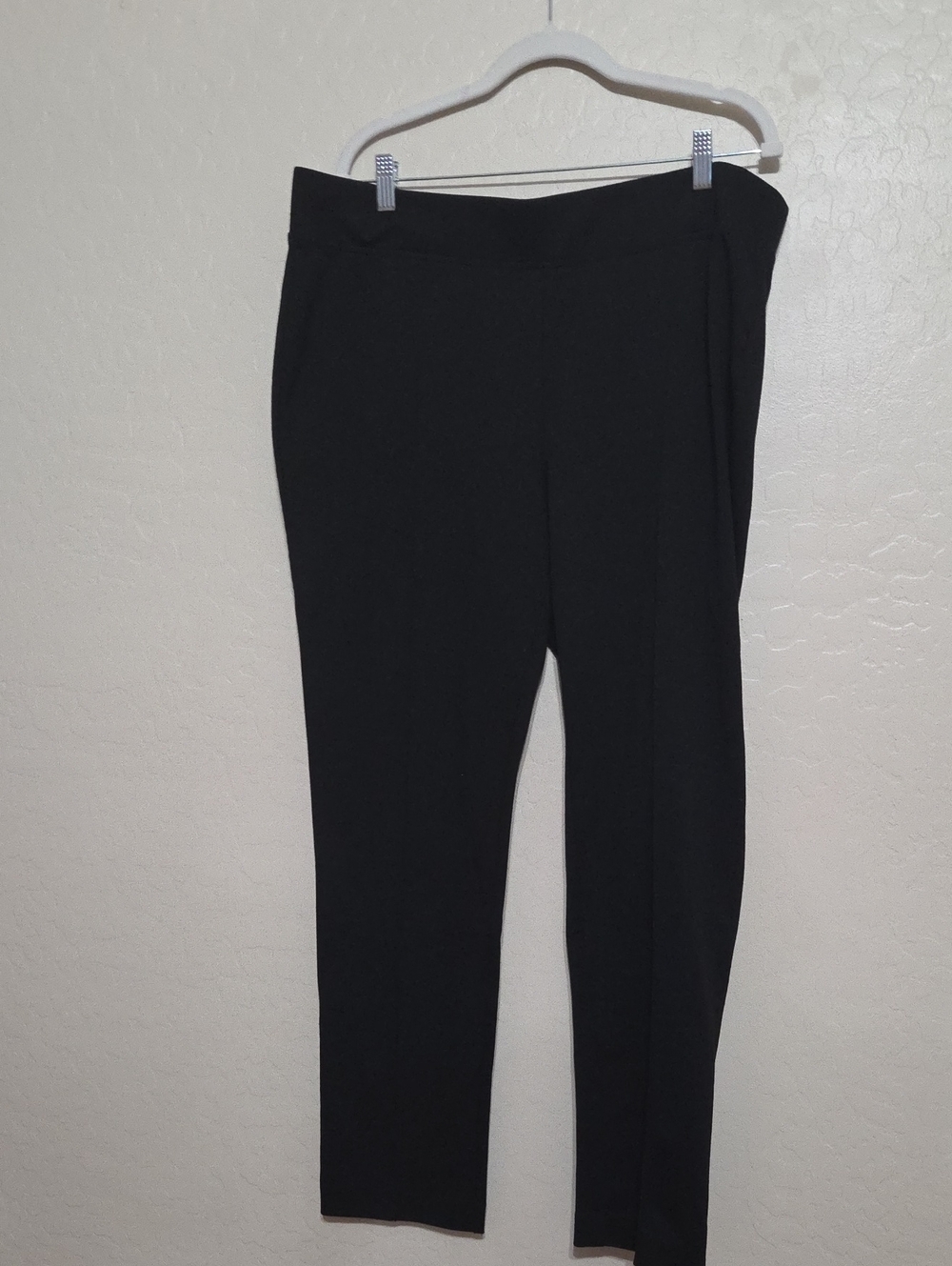 Dana Buchman Black Straight-Leg Ponte Pants